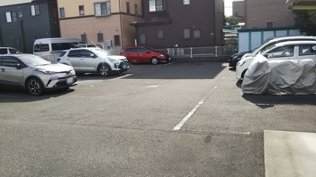 レオパレス中宗岡の駐車場