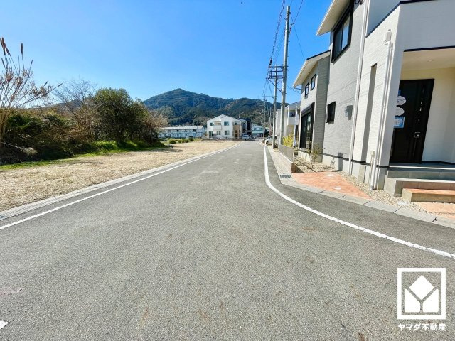 大津市坂本２丁目　9号地の前面道路含む現地写真