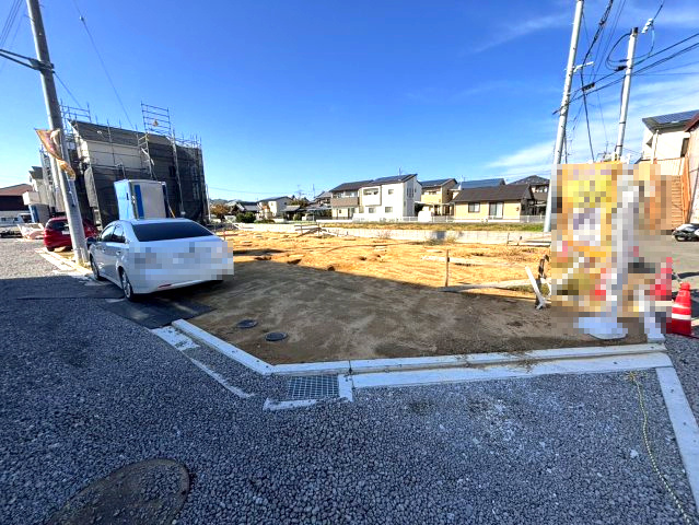 ハートフルタウン東長戸2期-E号棟　新築分譲戸建(全5棟)　の前面道路含む現地写真