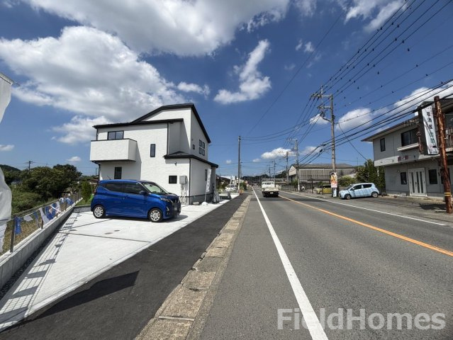 平塚市南金目新築戸建て　10期2号棟の前面道路含む現地写真|前面道路含む現地写真です。
