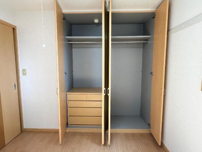 【収納】 | ルナ・エスペランサⅠ | 洋室収納