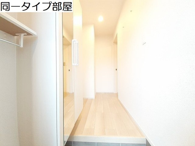 ジュエルＢの玄関|ゆったりとした玄関です