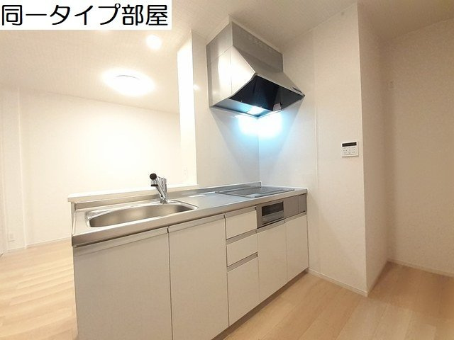 ジュエルＢのキッチン|コンパクトなキッチンで掃除もラクラク