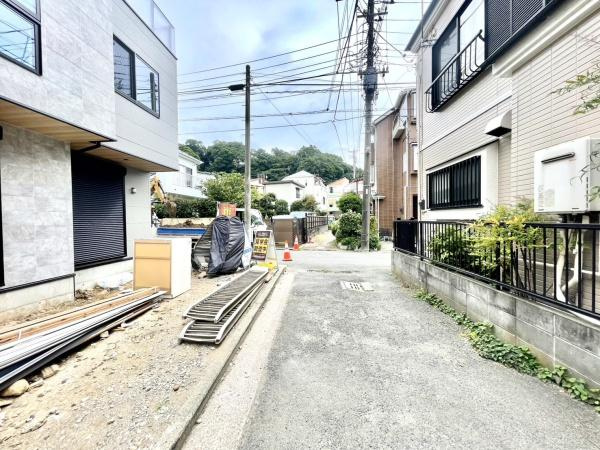 横浜市中区北方町１丁目の新築一戸建の前面道路含む現地写真|周辺環境も合わせてご案内させて頂きます！
お気軽にお問い合わせ下さい！