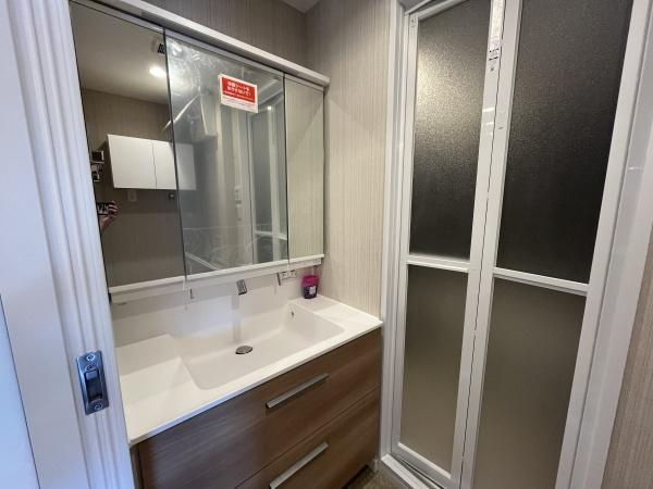 グリュック８二子玉川イーストウイングの独立洗面台|スッキリとした独立洗面台です♪