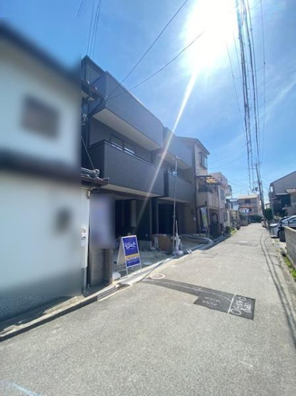 【前面道路含む現地写真】