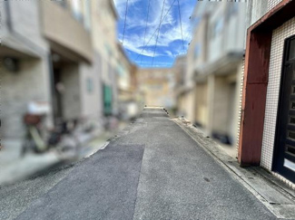 【前面道路含む現地写真】 | 東側道路