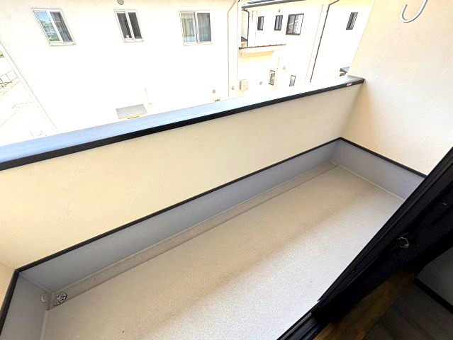 アースタウン松前中央　新築中古戸建　13号棟(残り4区画)のバルコニー