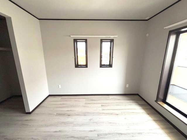 アースタウン松前中央　新築中古戸建　13号棟(残り4区画)の洋室