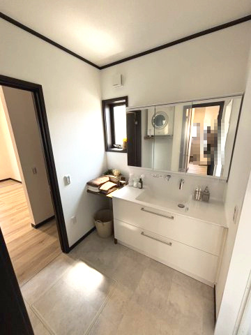 アースタウン松前中央　新築中古戸建　13号棟(残り4区画)の独立洗面台