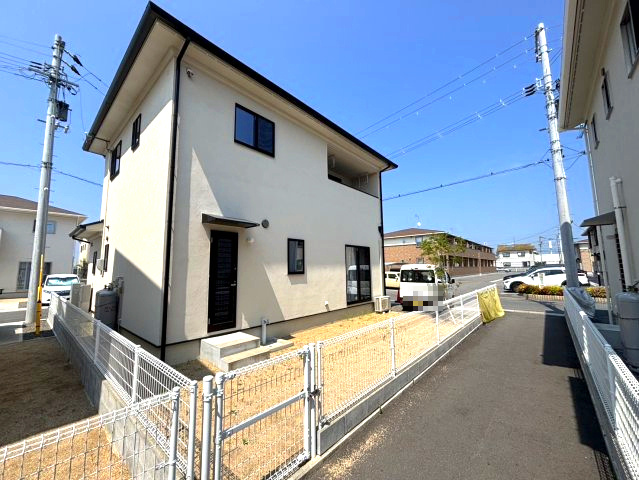 アースタウン松前中央　新築中古戸建　13号棟(残り4区画)の外観