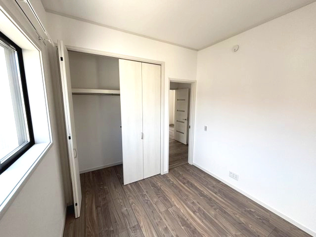 アースタウン松前中央　新築中古戸建　17号棟(残り4区画)の洋室|洋室です