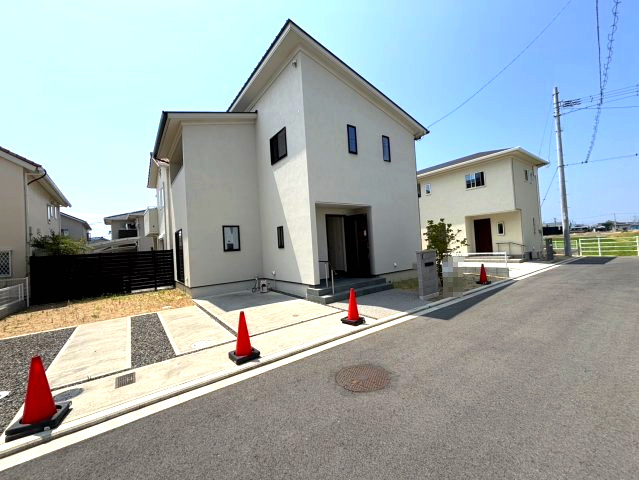 アースタウン松前中央　新築中古戸建　17号棟(残り4区画)の外観|外観もきれいです