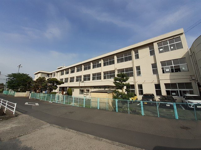 クレール六番館の周辺|灘崎小学校まで550m