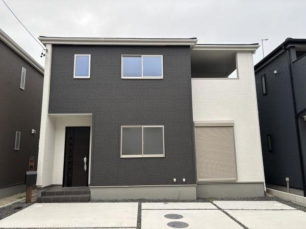 知立市牛田1丁目　全3棟・2号棟