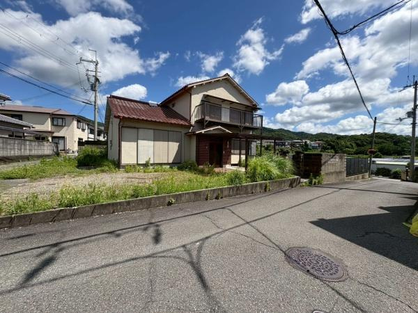 和歌山市園部　中古戸建の前面道路含む現地写真