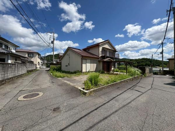 和歌山市園部　中古戸建の前面道路含む現地写真