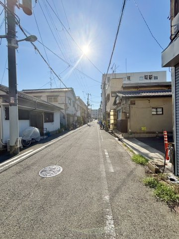 城東区諏訪三丁目中古戸建の前面道路含む現地写真