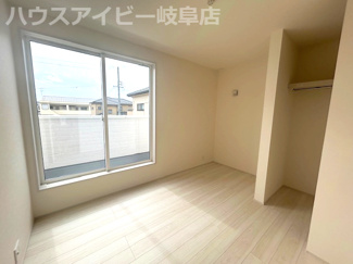 【洋室】 | 羽島市正木町新井新築建売全2棟！お車並列4台可能！大家族様でも安心の5LDK！南にお庭スペースあり♪ | 羽島市正木町新井新築建売全2棟！お車並列4台可能！大家族様でも安心の5LDK！南にお庭スペースあり♪