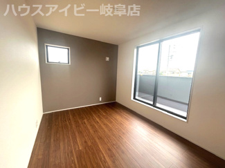 【洋室】 | 羽島市正木町新井新築建売全2棟！お車並列4台可能！大家族様でも安心の5LDK！南にお庭スペースあり♪ | 羽島市正木町新井新築建売全2棟！お車並列4台可能！大家族様でも安心の5LDK！南にお庭スペースあり♪