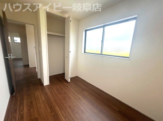 【洋室】 | 羽島市正木町新井新築建売全2棟！お車並列4台可能！大家族様でも安心の5LDK！南にお庭スペースあり♪ | 羽島市正木町新井新築建売全2棟！お車並列4台可能！大家族様でも安心の5LDK！南にお庭スペースあり♪
