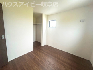 【洋室】 | 羽島市正木町新井新築建売全2棟！お車並列4台可能！大家族様でも安心の5LDK！南にお庭スペースあり♪ | 羽島市正木町新井新築建売全2棟！お車並列4台可能！大家族様でも安心の5LDK！南にお庭スペースあり♪
