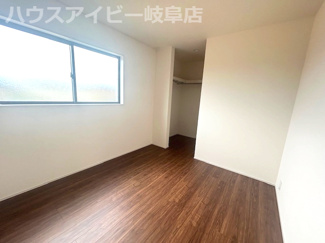 【洋室】 | 羽島市正木町新井新築建売全2棟！お車並列4台可能！大家族様でも安心の5LDK！南にお庭スペースあり♪ | 羽島市正木町新井新築建売全2棟！お車並列4台可能！大家族様でも安心の5LDK！南にお庭スペースあり♪
