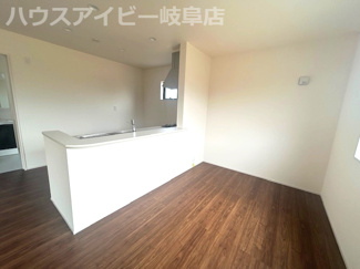 【キッチン】 | 羽島市正木町新井新築建売全2棟！お車並列4台可能！大家族様でも安心の5LDK！南にお庭スペースあり♪ | 羽島市正木町新井新築建売全2棟！お車並列4台可能！大家族様でも安心の5LDK！南にお庭スペースあり♪