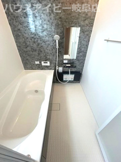 【浴室】 | 羽島市正木町新井新築建売全2棟！お車並列4台可能！大家族様でも安心の5LDK！南にお庭スペースあり♪ | 羽島市正木町新井新築建売全2棟！お車並列4台可能！大家族様でも安心の5LDK！南にお庭スペースあり♪