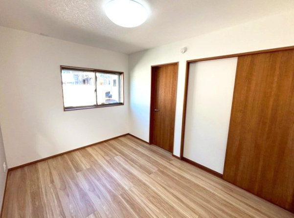 西伊敷6目　新築戸建ての洋室|主寝室におすすめの6帖の洋室です。