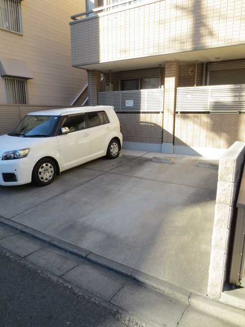 ラフィネコートの駐車場|★敷地内駐車場★※現在満車