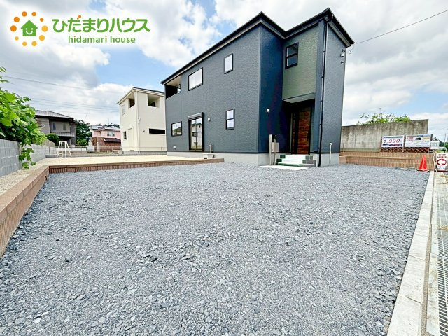【駐車場】 | 第1石岡市山崎　新築戸建　2号棟 | マイホームなら駐車場代がかかりません。しかも、自宅の駐車場で洗車ができます！今までコイン洗車に行っていた手間も省けて、節約にもつながります(^^♪