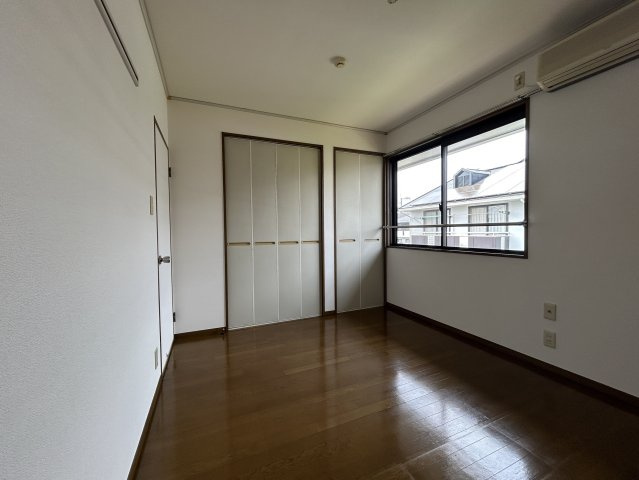 クレール津福1の洋室