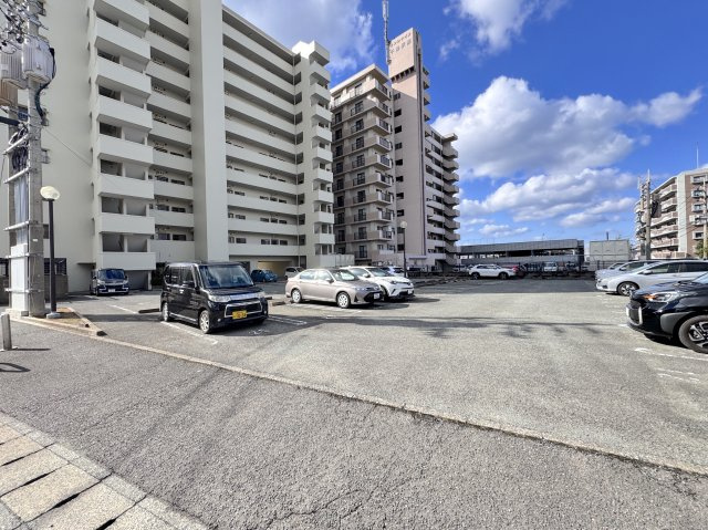 オリエントハイツJR千鳥駅前の駐車場