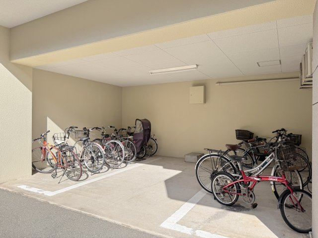 オリエントハイツJR千鳥駅前の駐輪場