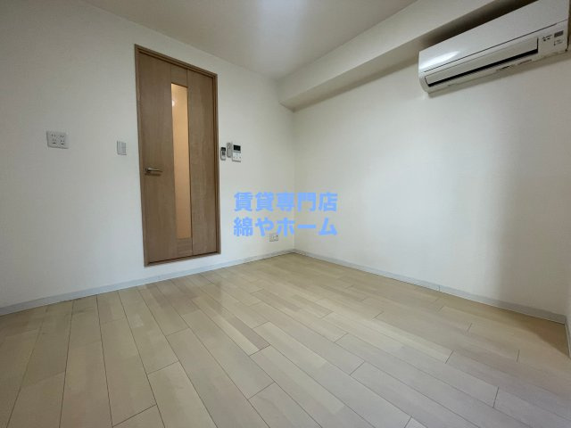 グランパシフィック恵美須西の寝室|使い勝手のいい寝室です