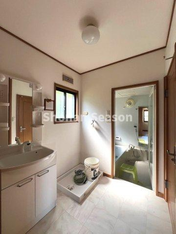 【独立洗面台】 | 気になる水廻りは一直線に繋がり、毎日の家事効率もUPしますよ♪