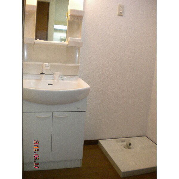 アンプルール リーブル JIFUKUの洗面所