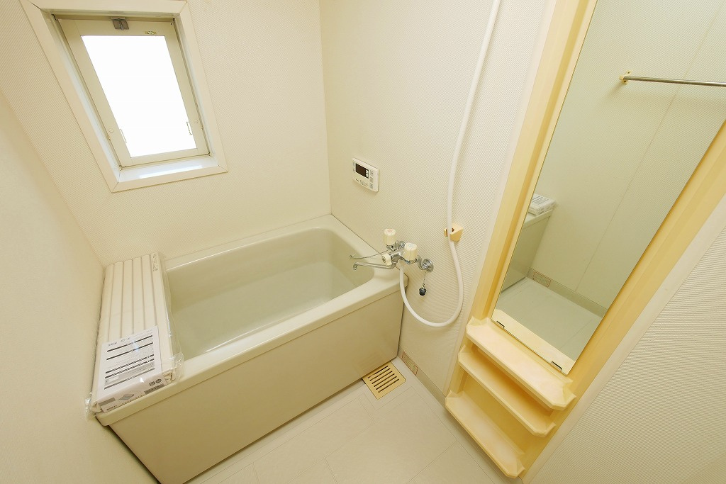 メゾンセガワA棟の浴室|メゾンセガワA棟　102　