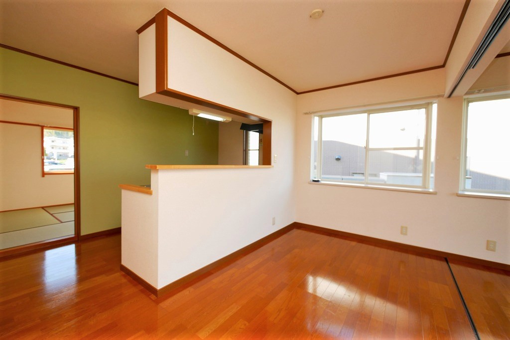 メゾンセガワA棟の居間・リビング|メゾンセガワA棟　102　