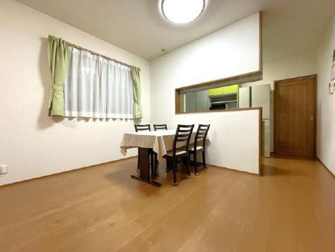 中古戸建　熊谷市美土里町2-162の居間・リビング