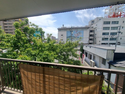 【バルコニー】 | フレッシュハイツ小森 | バルコニーからの眺めを楽しみながら食事をしませんか