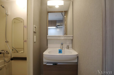 【独立洗面台】 | メイクス城西レジデンス | 独立洗面化粧台が付いています