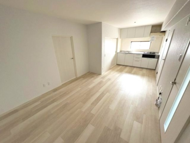 平沼マンションの居間・リビング