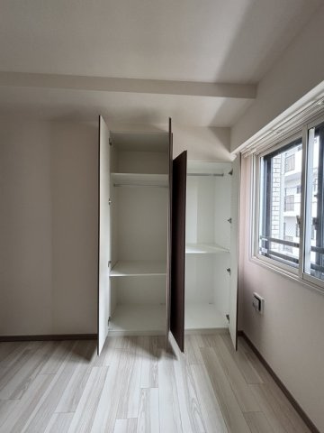 ワコーレフェリズ西岡本の居間・リビング