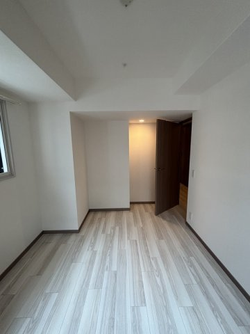 ワコーレフェリズ西岡本の居間・リビング