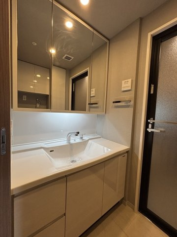 ワコーレフェリズ西岡本の洗面所