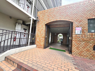 【エントランス】 | 岸和田コーポラス壱号棟 | 岸和田カンカンまで徒歩１５分♪休日のお出かけや普段のお買い物にも便利ですね！