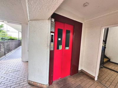 【設備】 | 岸和田コーポラス壱号棟 | 【エレベーター】荷物が多い日も楽々にお部屋に持っていけますね！