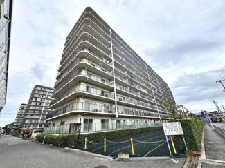 【外観】 | 岸和田コーポラス壱号棟 | 【トイレ新調します】温水便座洗浄便座ですので、寒い日も温かい便座で安心して使用していただけますよ！